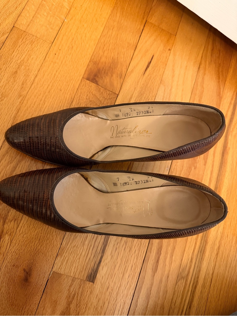 Naturalizer Authentic Alligator Skim Pumps Size 7 Vintage - Picture 3 of 5